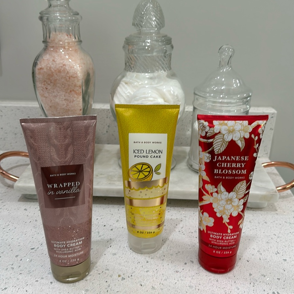 Bath and Body Works ultimate hydration body cream! Bundle of 3.